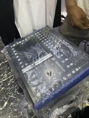T2208 Digital Mixer