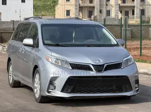 Toyota Sienna 2014 Silver