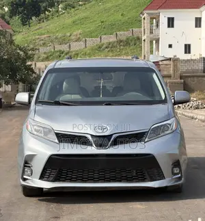 Toyota Sienna 2014 Silver