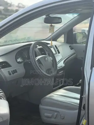 Toyota Sienna 2014 Silver