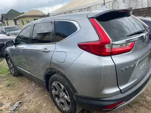 Honda CR-V Touring FWD 2018 Silver