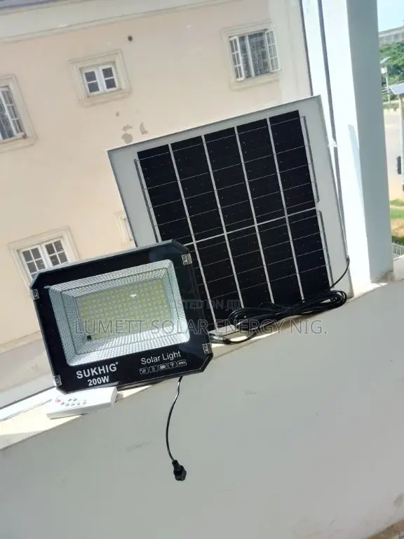 Sukhig 200w Solar Street Light Motion Sensor Lithium Battery Wholesale