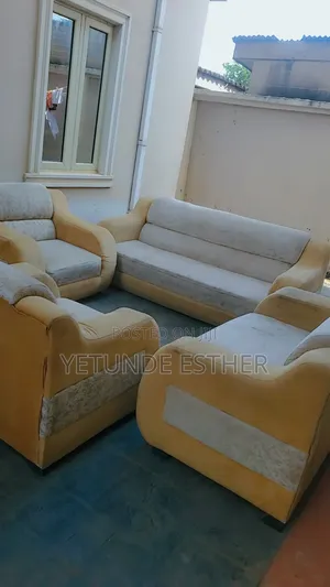 7 Sitter Chairs in Good Condition