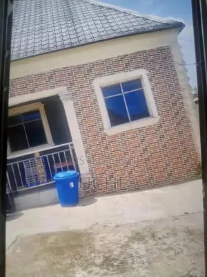 2bdrm Block of Flats in Irewolede, Ado Ekiti for sale