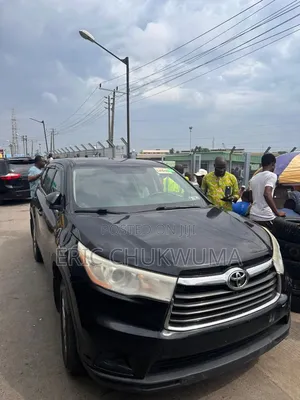 Toyota Highlander LE 4dr SUV AWD (3.5L 6cyl 6A) 2015 Black