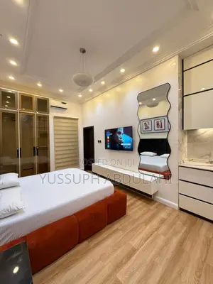 1 Bedroom Chevron