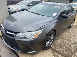 Toyota Camry SE 4dr Sedan (2.5L 4cyl 6A) 2016 Gray