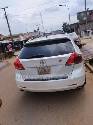 Toyota Venza 2010 White