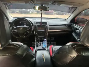 Toyota Camry SE 4dr Sedan (2.5L 4cyl 6A) 2017 Gray