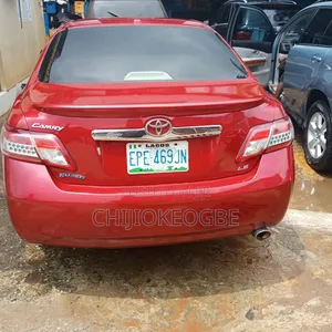Toyota Camry 2010 Red