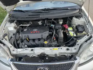 Toyota Vios 2004 Silver