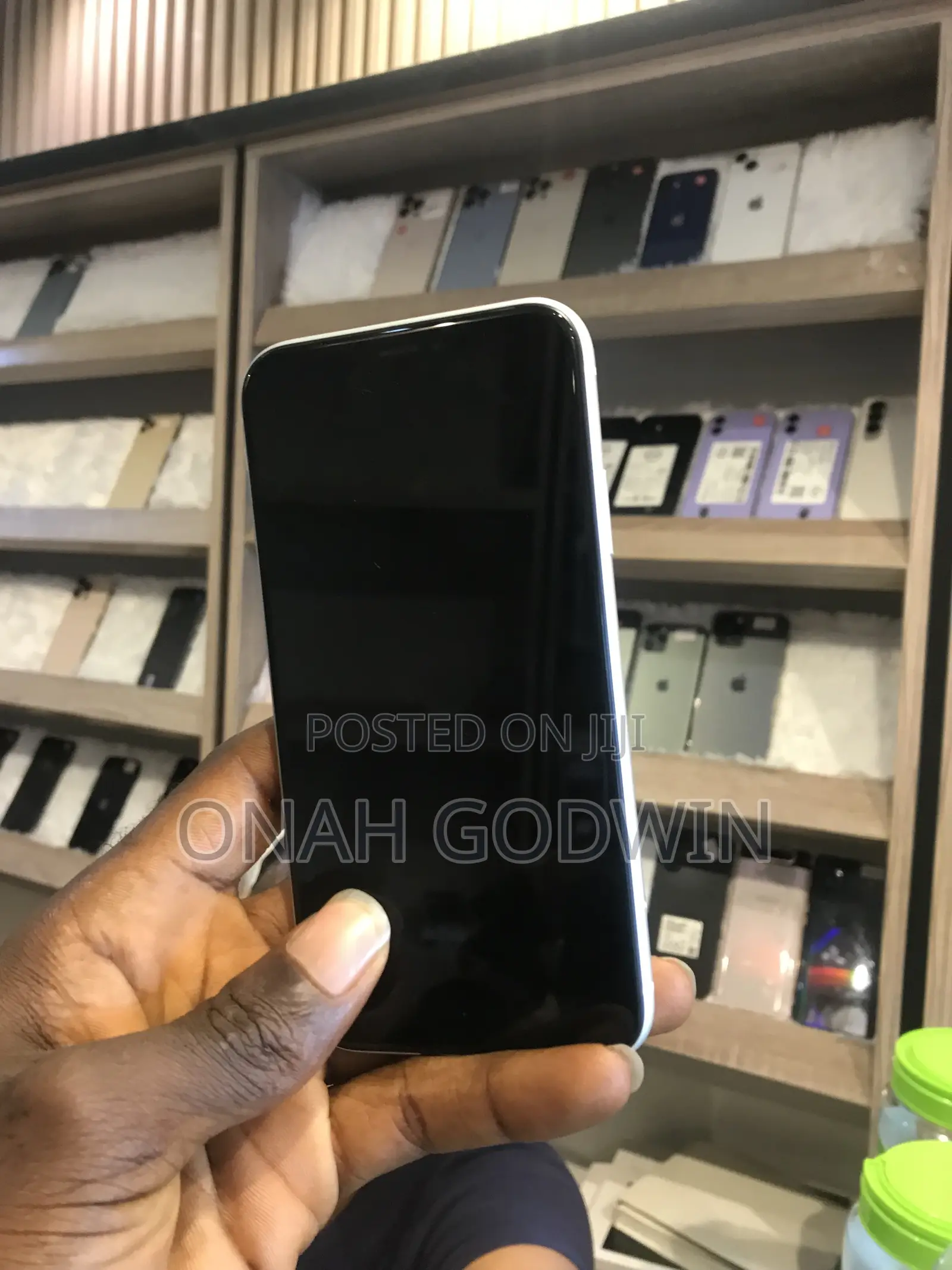 Apple iPhone XR 64 GB White