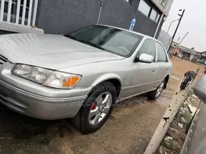 Toyota Camry LE 4dr Sedan (2.4L 4cyl 5M) 2002 Silver
