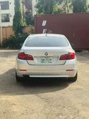 BMW 528i 2011 Silver