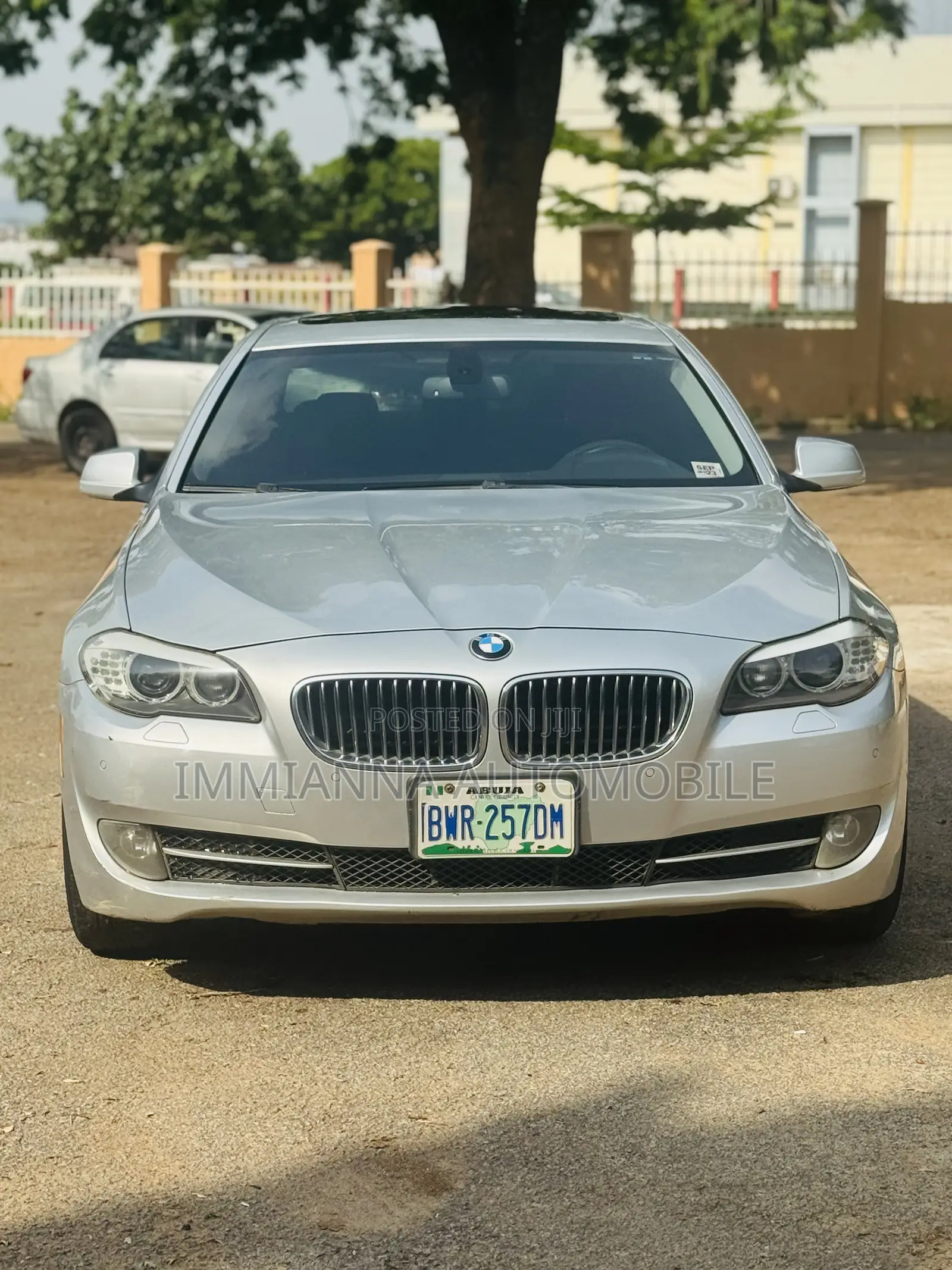 BMW 528i 2011 Silver