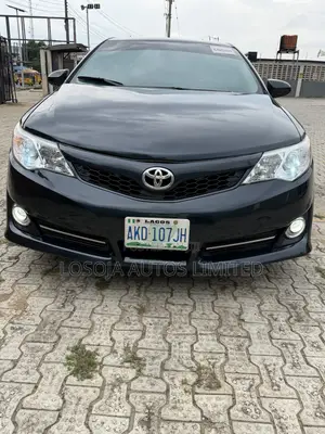 Toyota Camry SE 4dr Sedan (2.5L 4cyl 6A) 2013 Green