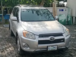 Toyota RAV4 2012 Silver