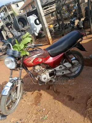 Bajaj Boxer 100 2019 Red