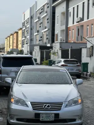 Lexus ES 2012 Silver