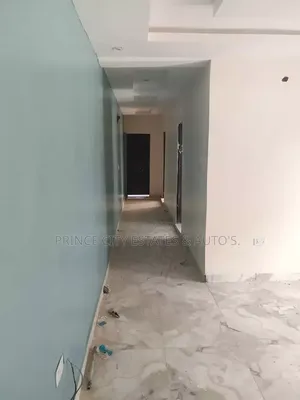 2bdrm Block of Flats in Off Kilo Bustop for rent