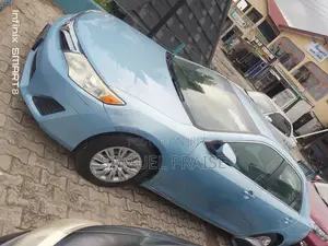 Toyota Camry LE 4dr Sedan (2.5L 4cyl 6A) 2012 Blue