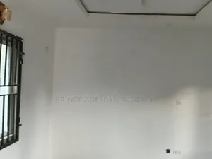 Room and Parlour Self Con