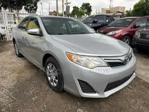 Toyota Camry LE 4dr Sedan (2.5L 4cyl 6A) 2012 Silver