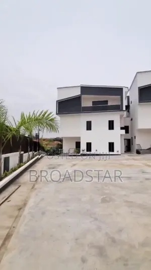 5bdrm Duplex in Asokoro for sale