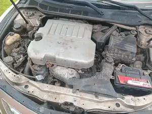 Toyota Camry SE V6 4dr Sedan (3.5L 6cyl 6AM) 2008 Gold
