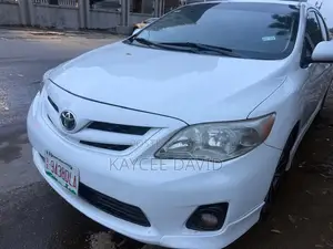 Toyota Corolla S 4dr Sedan (1.8L 4cyl 4A) 2013 White