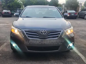 Toyota Camry LE 4dr Sedan (2.5L 4cyl 6AM) 2010 Gray