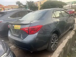 Toyota Corolla SE Special Edition 4dr Sedan (1.8L 4cyl CVT) 2017 Gray