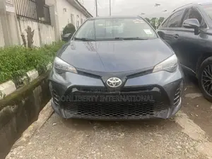 Toyota Corolla SE Special Edition 4dr Sedan (1.8L 4cyl CVT) 2017 Gray