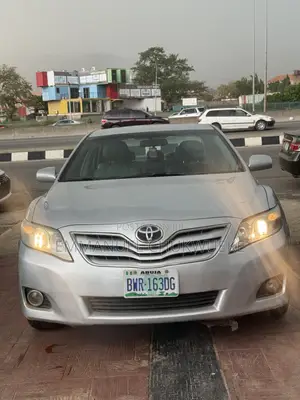 Toyota Camry 2010 Silver