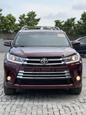 Toyota Highlander XLE 4x4 V6 (3.5L 6cyl 8A) 2018 Burgundy