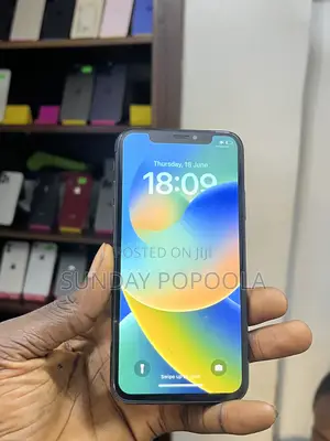 Apple iPhone X 64 GB Black