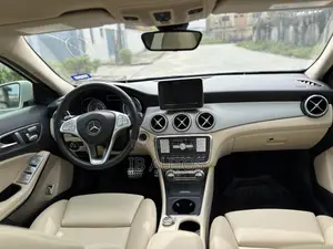 Mercedes-Benz GLA 250 2016 White