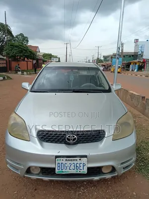 Toyota Matrix XR Hatchback FWD (1.8L 4cyl 4A) 2004 Gray
