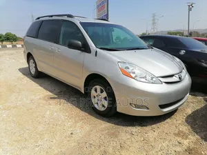 Toyota Sienna LE 7 Passenger 2010 Silver