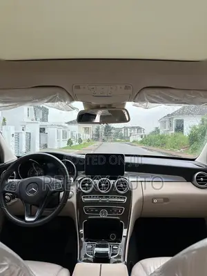 Mercedes-Benz C300 2016 Red