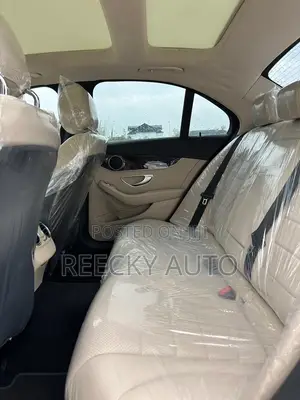 Mercedes-Benz C300 2016 Red
