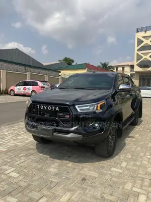 Toyota Hilux 2025 Black