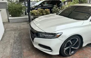 Honda Accord Sport (2.0L 4cyl Turbo 6M) 2019 White