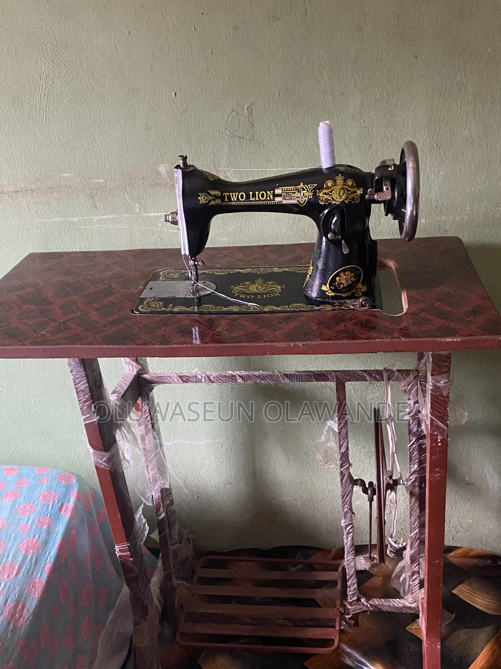Two Lion Sewing Machine