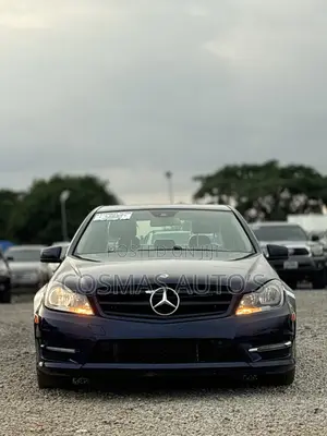 Mercedes-Benz C300 2013 Blue