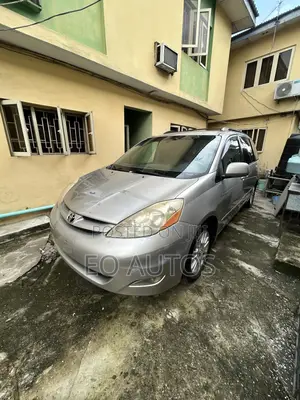 Toyota Sienna XLE 4WD 2007 Silver
