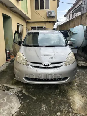 Toyota Sienna XLE 4WD 2007 Silver