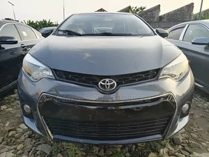 Toyota Corolla LE Premium 4dr Sedan (1.8L 4cyl CVT) 2014 Blue