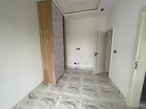 4bdrm Duplex in Thomas Estate for sale