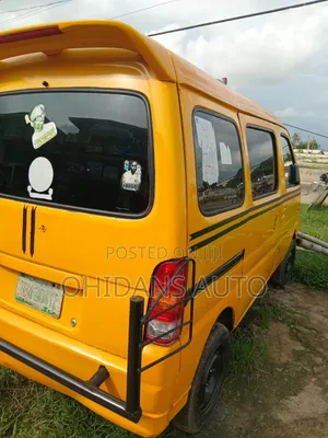 Suzuki Every 2010 Yellow